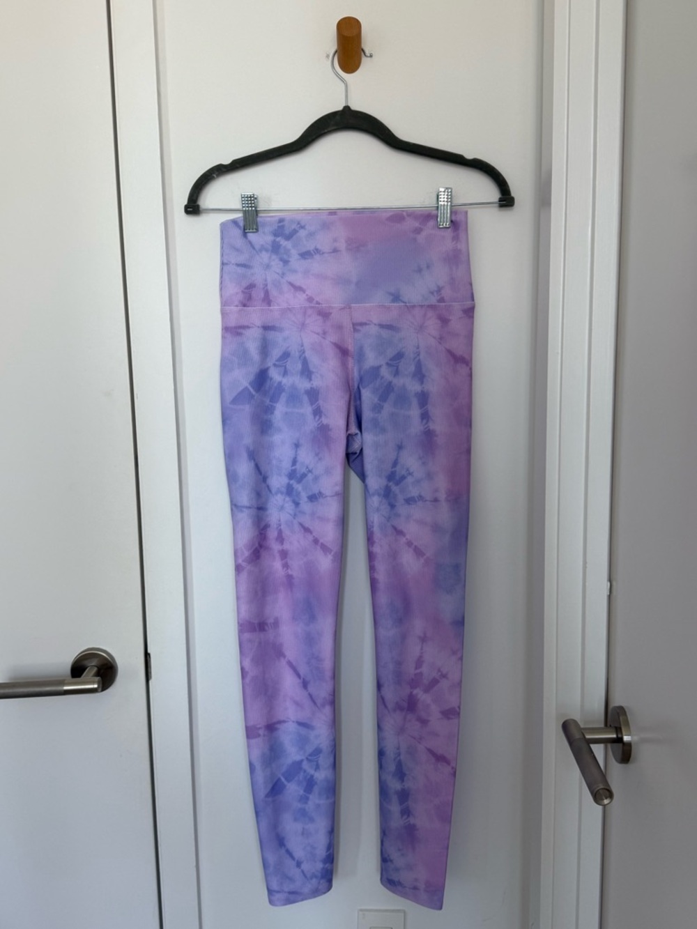 Tie-Dye Purple Active Leggings & Sports Bra